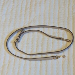 Michael Kors Elegant Tan Leather Crossbody Strap